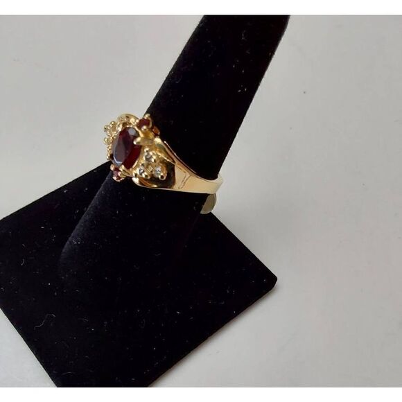 Ring Gold with Red Stone/gem - Picture 6 of 6